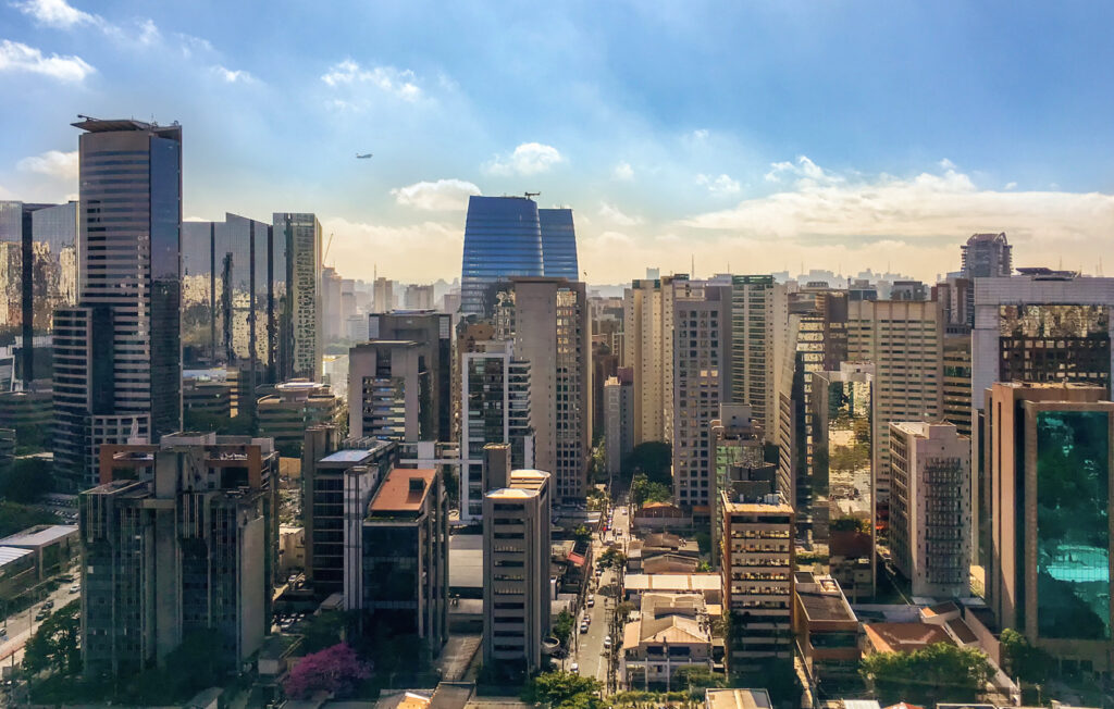 Mercado de escritórios em São Paulo atinge menor taxa de vacância desde a pandemia